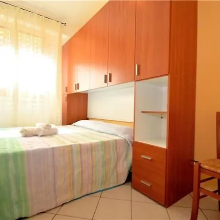 8 By Interhome